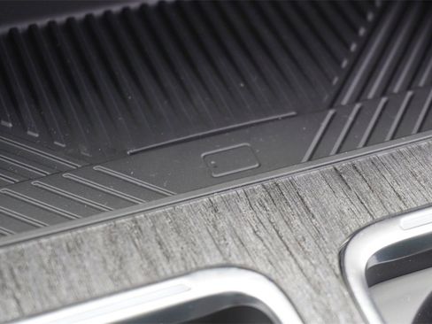 New 2025 BMW 740i w/ Executive Package image 10