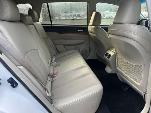 Used 2014 Subaru Outback 3.6R Limited w/ Moonroof Package image 12