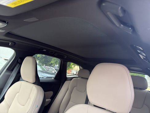 New 2026 Volvo XC60 B5 Plus w/ Climate Package PRO AWD/4WD image 12