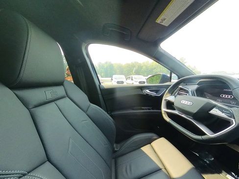 Used 2025 Audi Q4 e-tron Premium Plus image 51