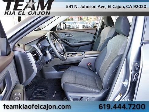 Used 2022 Nissan Rogue SV FWD image 14