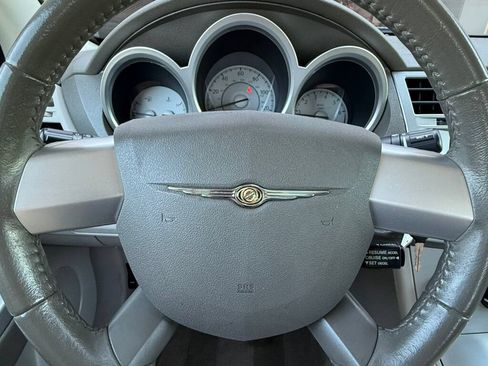 Used 2007 Chrysler Sebring Touring FWD image 22