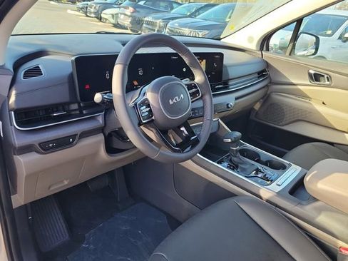 New 2026 Kia Carnival EX FWD image 7