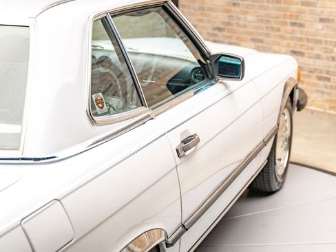 Used 1987 Mercedes-Benz 560 SL image 33