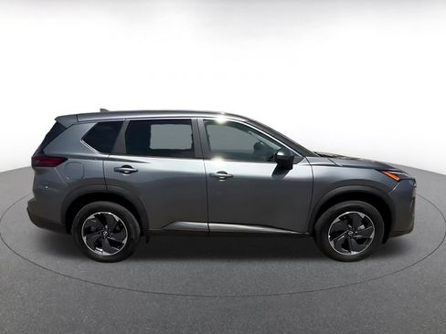 Used 2025 Nissan Rogue SV FWD image 13