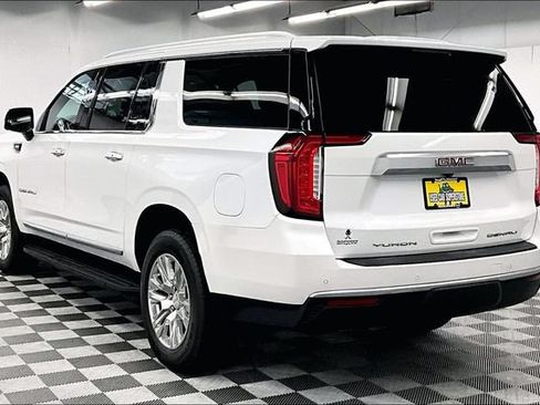 Used 2024 GMC Yukon XL Denali AWD/4WD image 2
