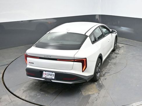 Used 2025 Kia K4 LXS image 40