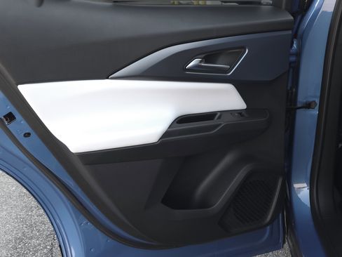 Used 2024 Chevrolet Equinox EV LT w/ Active Safety Package 3 image 39