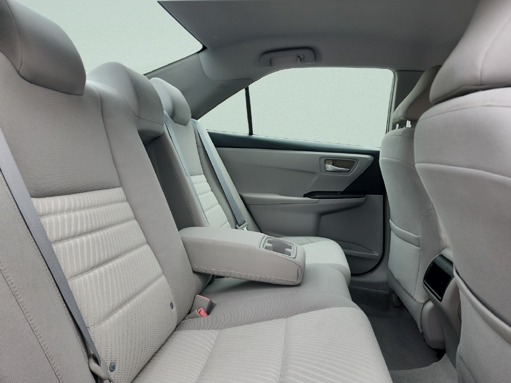 Used 2015 Toyota Camry LE FWD image 33