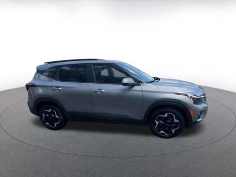 Used 2025 Kia Seltos S image 2