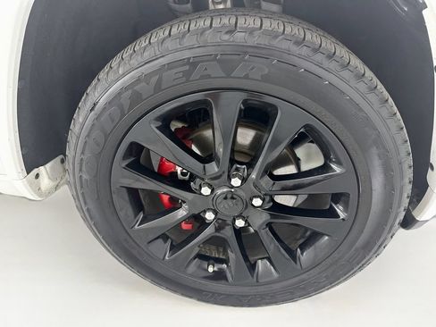 Used 2018 Jeep Grand Cherokee Altitude AWD/4WD image 31