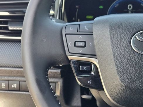 Used 2025 Toyota Camry SE FWD image 28