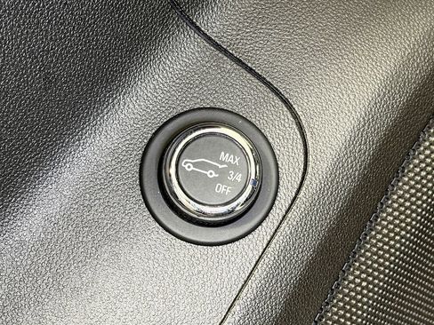 Used 2018 GMC Acadia SLT image 17