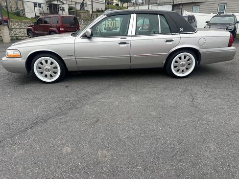 Used 2005 Mercury Grand Marquis LS RWD image 2