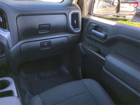Used 2021 Chevrolet Silverado 1500 RST image 17