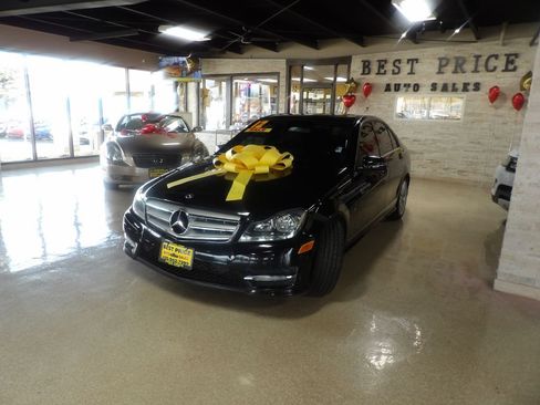 Used 2012 Mercedes-Benz C 250 Sedan image 3