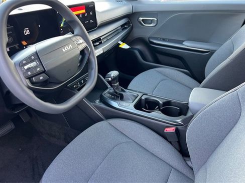 New 2025 Kia K4 LXS image 11