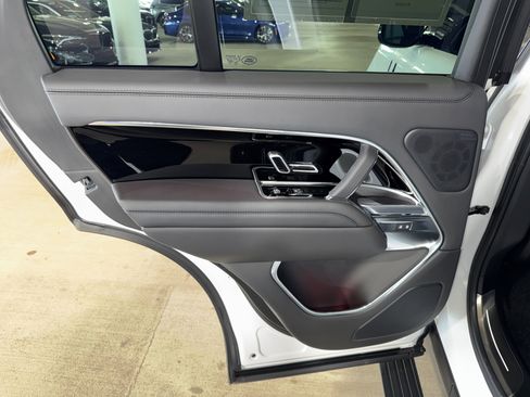 Used 2024 Land Rover Range Rover SE AWD/4WD image 19