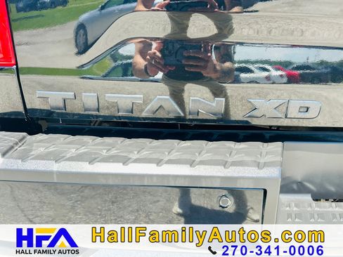 Used 2018 Nissan Titan SL w/ Midnight Edition AWD/4WD image 26
