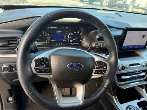 Certified 2022 Ford Explorer XLT w/ Equipment Group 202A image 46