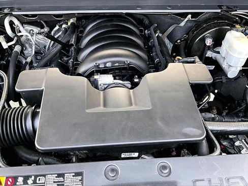 Used 2019 Chevrolet Suburban LT w/ LT Signature Package image 31