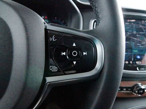 Certified 2025 Volvo XC90 B6 Plus w/ Protection Package Premier image 9