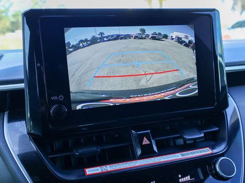 Used 2025 Toyota Corolla SE image 4