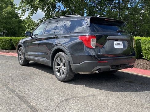 Used 2021 Ford Explorer XLT w/ Equipment Group 202A RWD image 3