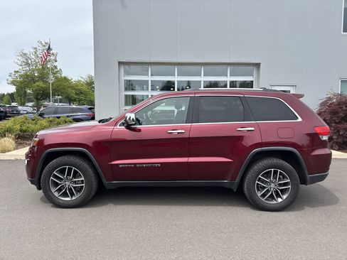 Used 2017 Jeep Grand Cherokee Limited w/ Luxury Group II AWD/4WD image 2