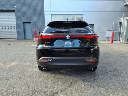 Certified 2023 Toyota Venza XLE image 5