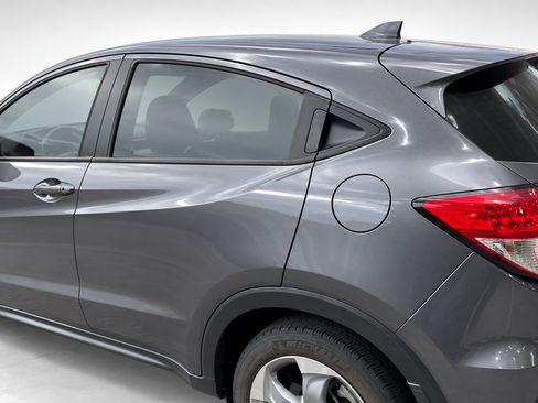 Used 2019 Honda HR-V LX image 8