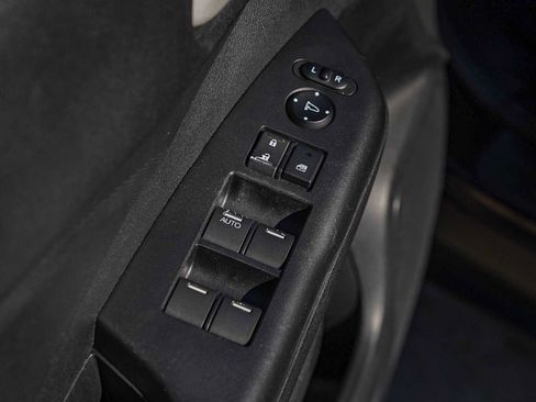 Used 2012 Honda CR-V LX image 23