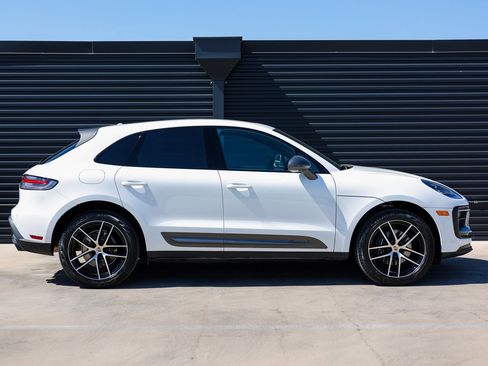 Certified 2025 Porsche Macan Turbo image 8