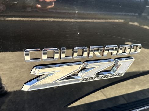Used 2018 Chevrolet Colorado Z71 AWD/4WD image 10