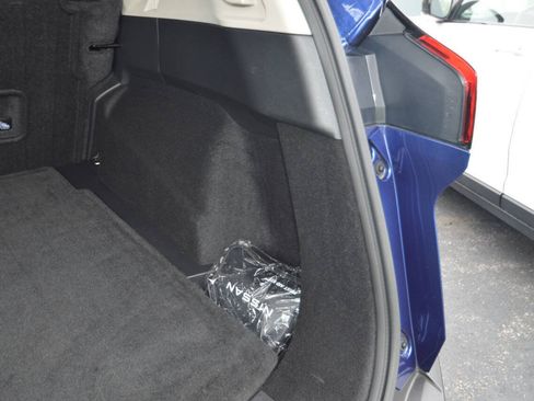 Used 2023 Nissan Rogue SV AWD/4WD image 18