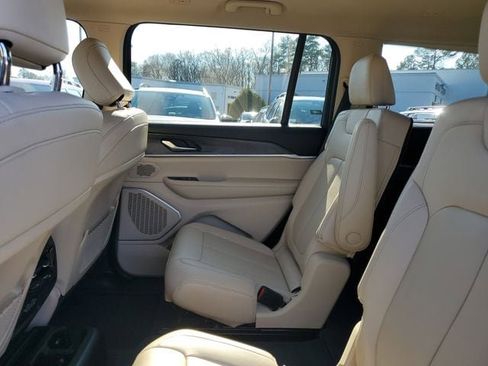 Certified 2022 Jeep Grand Cherokee L Limited image 16