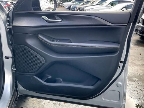 Used 2023 Jeep Grand Cherokee L Laredo image 24