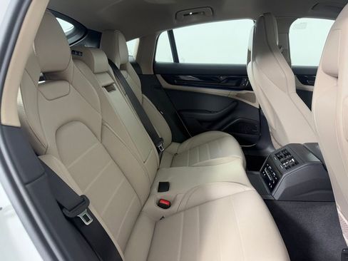 Certified 2025 Porsche Panamera 4 image 21