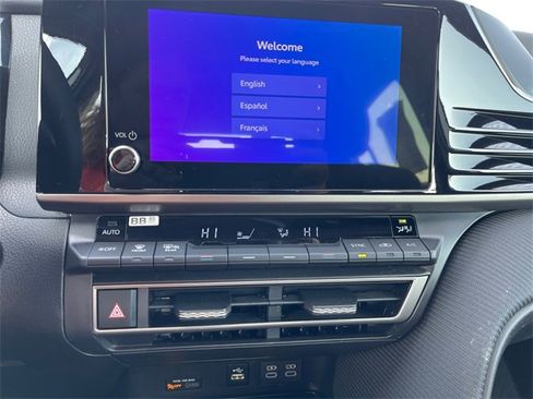 Used 2026 Toyota Camry SE image 24