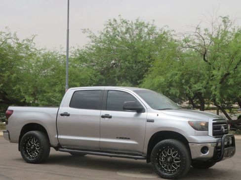 Used 2010 Toyota Tundra 2WD CrewMax w/ Tow Pkg image 4