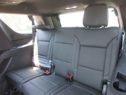 New 2026 GMC Yukon Denali w/ Denali Reserve Package AWD/4WD image 13