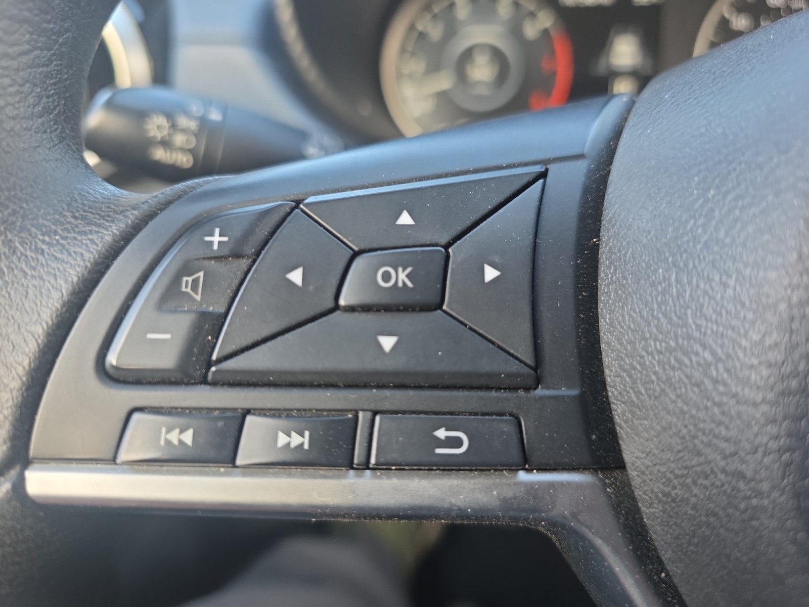 Used 2025 Nissan Versa SV FWD image 24