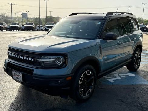 Certified 2021 Ford Bronco Sport Outer Banks AWD/4WD image 3