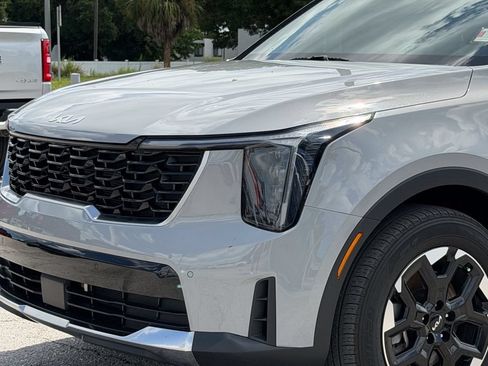 Certified 2024 Kia Sorento S w/ Panoramic Sunroof Package FWD image 11