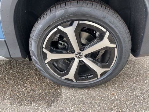 New 2026 Volkswagen Tiguan SE image 23
