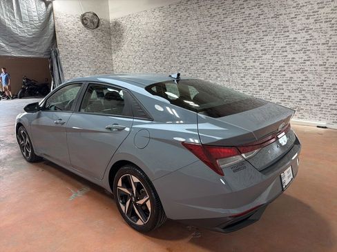 Certified 2023 Hyundai Elantra SEL w/ Convenience Package FWD image 6