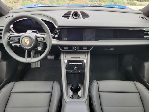 New 2026 Porsche Macan 4 Electric AWD/4WD image 12