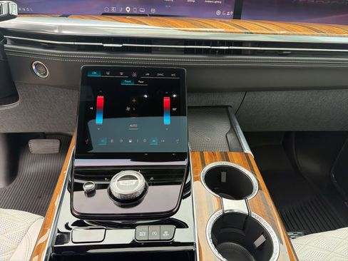 Used 2025 Cadillac Escalade ESV Sport Platinum image 21