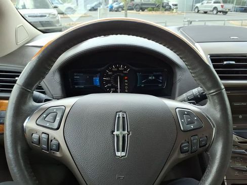 Used 2015 Lincoln MKX FWD w/ Equipment Group 102A image 23