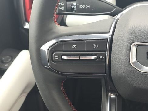 Used 2024 GMC Canyon AT4X image 27